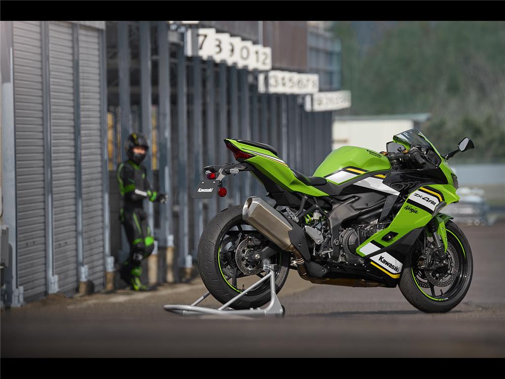NINJA ZX4RR